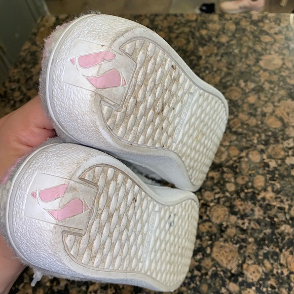 Kids Sketchers Slip Ons Size 4 Girls ! Sparkling ✨ and glittery ! 💗✨ - Picture 6 of 15